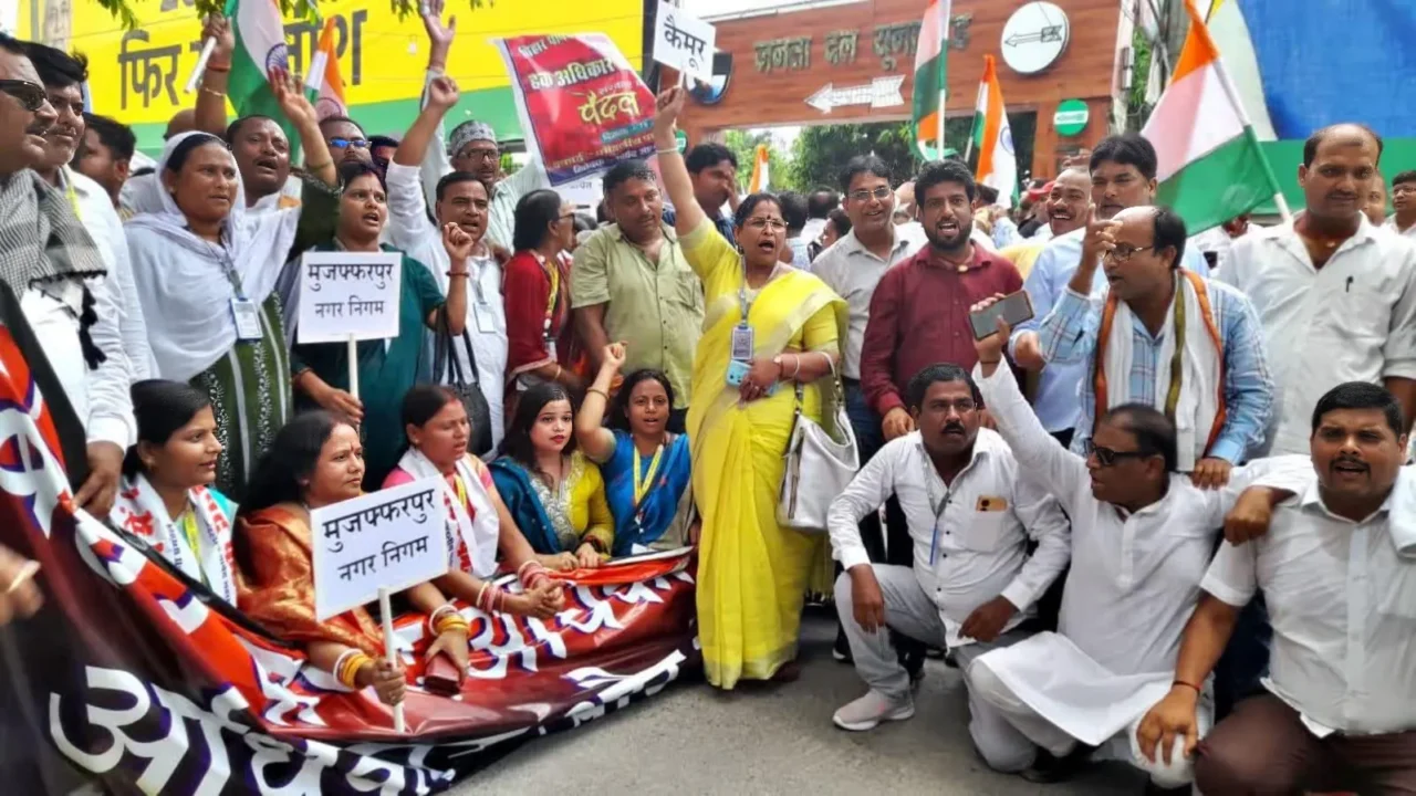 WARD COUNCILORS PROTEST IN PATNA