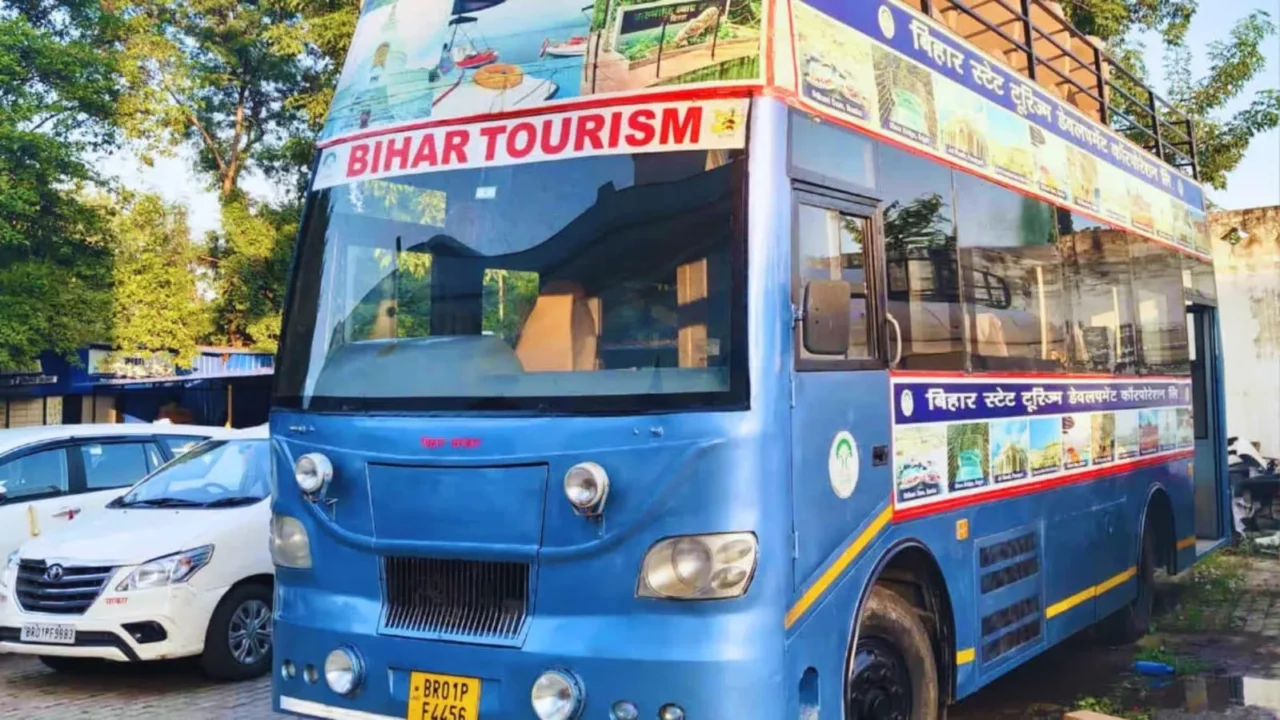 DOUBLE DECKER BUS STARTED IN PATNA