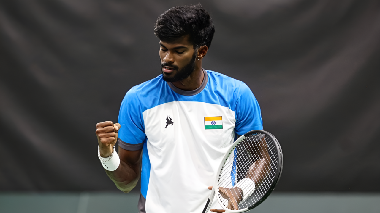 Dhakshineswar Suresh